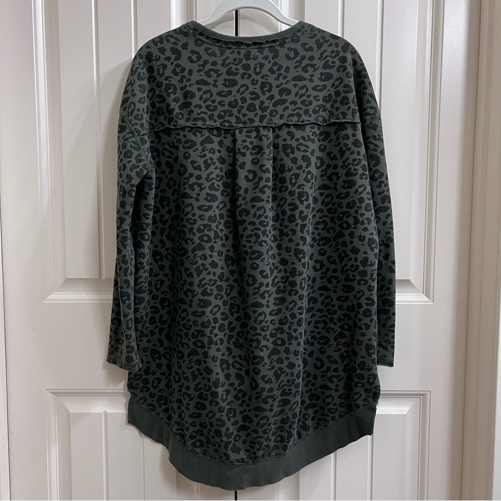 Z Supply Womens Weekender Pullover Leopard Print in Green/Black, Size XS - Picture 7 of 10